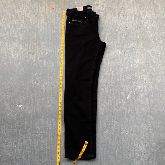 Black Levi jeans - Picture 3 of 9